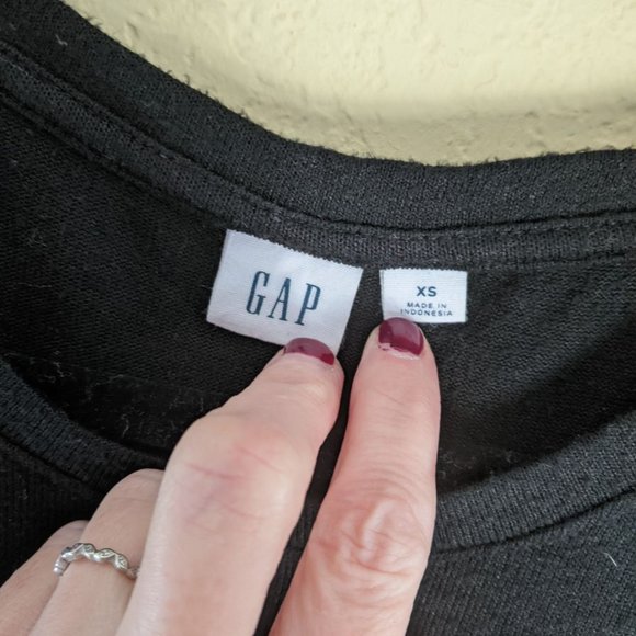 Gap Sleeveless Top - Picture 3 of 5